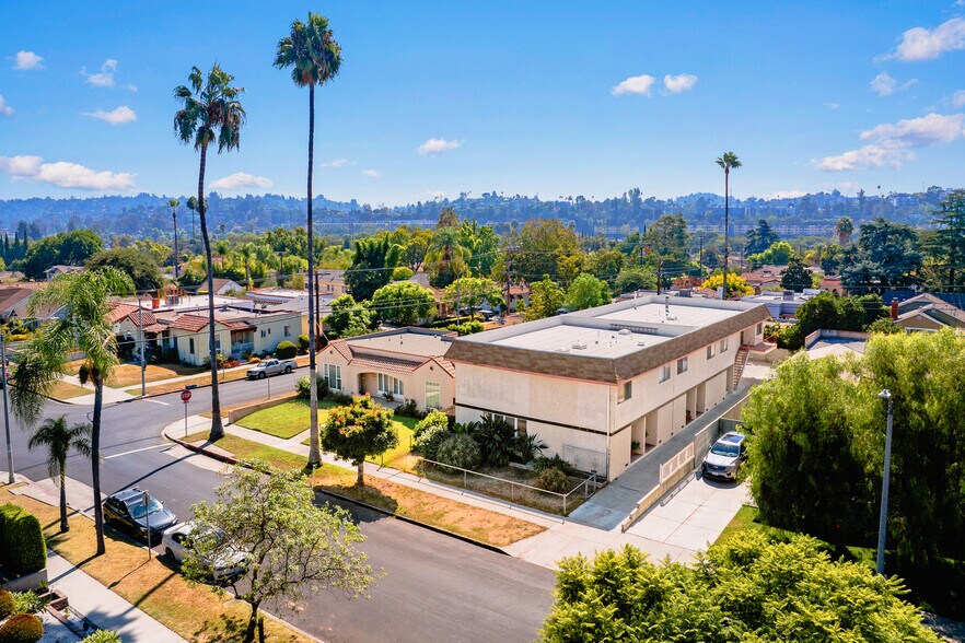 3406 Garden Ave, Los Angeles, CA à vendre - Photo de l’immeuble – Image 2 sur 28