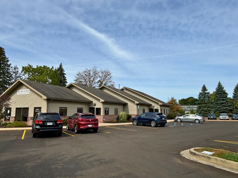 2357 Delhi Commerce Dr, Holt, MI à louer - Photo de l’immeuble – Image 2 sur 5