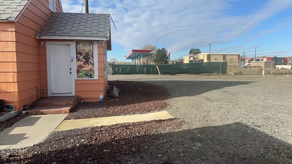 4218 W Clearwater Ave, Kennewick, WA à vendre - Photo de l’immeuble – Image 2 sur 7