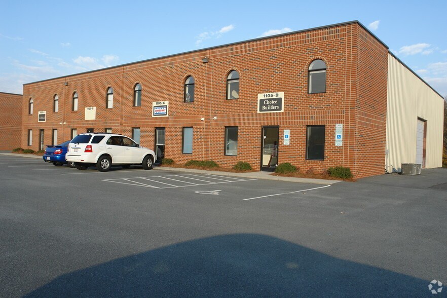 1105 Technology Dr, Indian Trail, NC à louer - Photo de l’immeuble – Image 3 sur 3