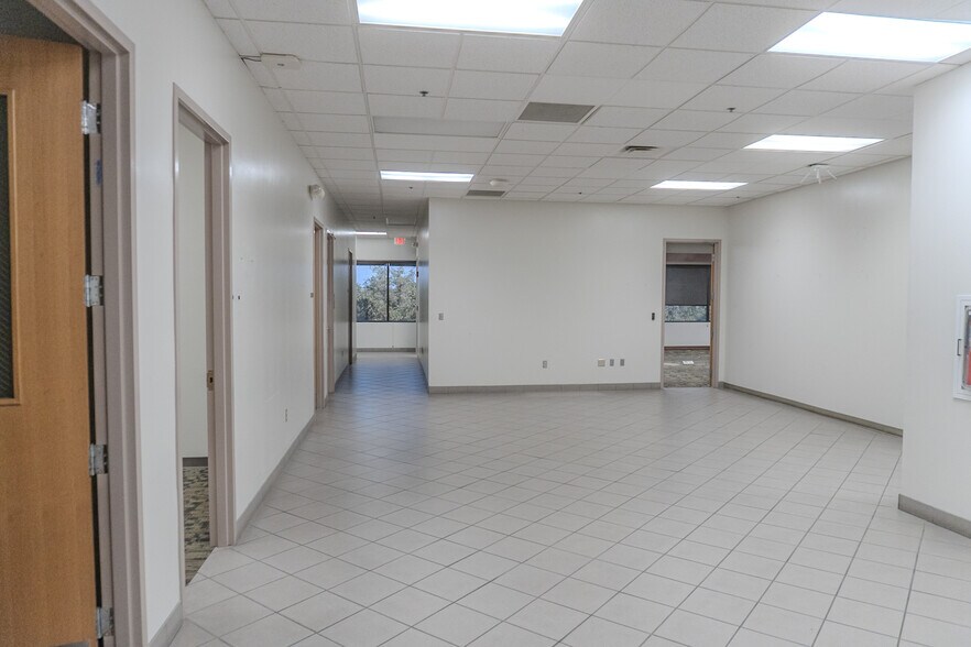 4611 Wiseman Blvd, San Antonio, TX à vendre - Photo intérieure – Image 2 sur 49