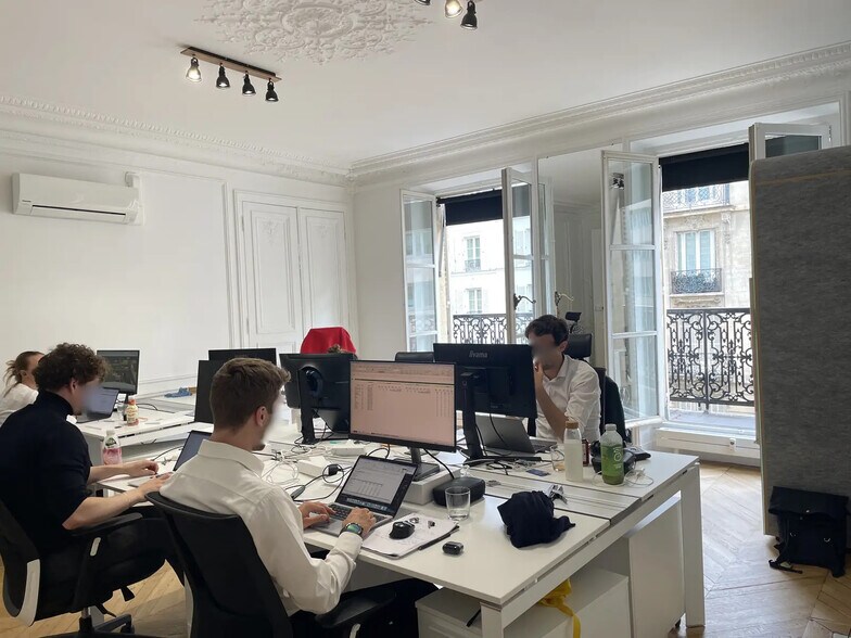 136 Rue Du Faubourg Saint-Honoré, Paris à louer - Photo de l’immeuble – Image 2 sur 9