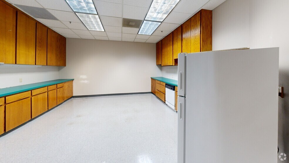 9611 NE 117th Ave, Vancouver, WA à louer - Numérisation 3D Matterport – Image 3 sur 13