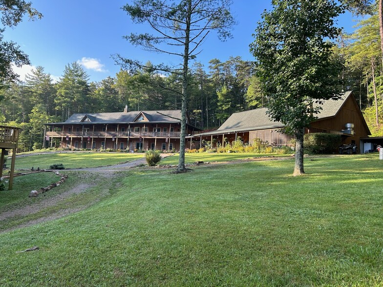 57 Hemlock Ridge Ln, Catawba, VA à vendre - Photo de l’immeuble – Image 3 sur 4
