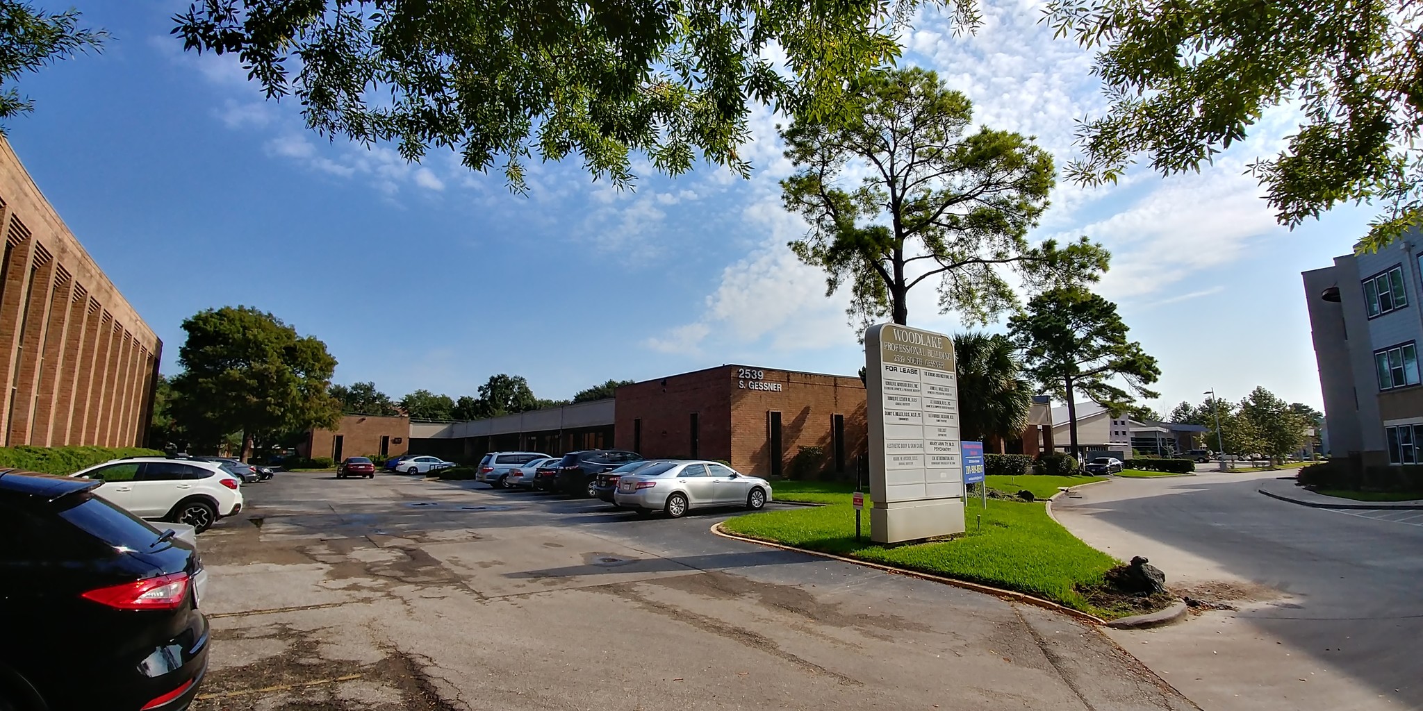 2539 S Gessner Rd, Houston, TX à louer Photo de l’immeuble– Image 1 sur 5