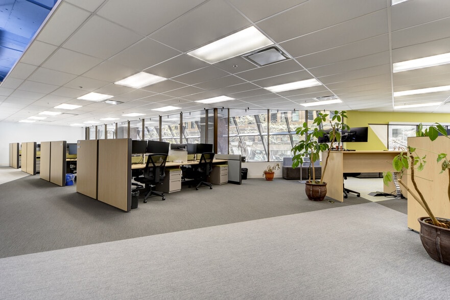 425 Boul De Maisonneuve O, Montréal, QC à louer - Photo intérieure – Image 3 sur 25