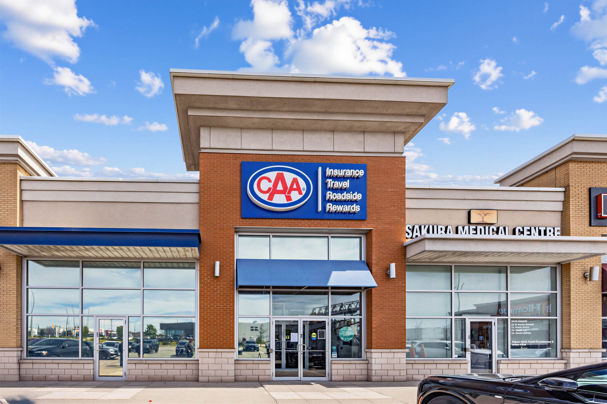 215 Delta Park Blvd, Brampton, ON à louer Photo de l’immeuble– Image 1 sur 9