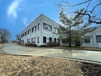 Plus de détails pour 707 Ridgeview Dr, McHenry, IL - Bureau à louer