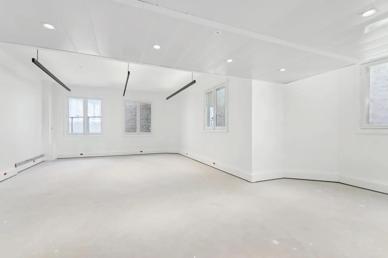 42 Rue De Bassano, Paris à louer Photo intérieure– Image 1 sur 9