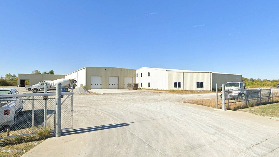 4926 Church Rd, East Saint Louis, IL à vendre Photo de l’immeuble– Image 1 sur 13