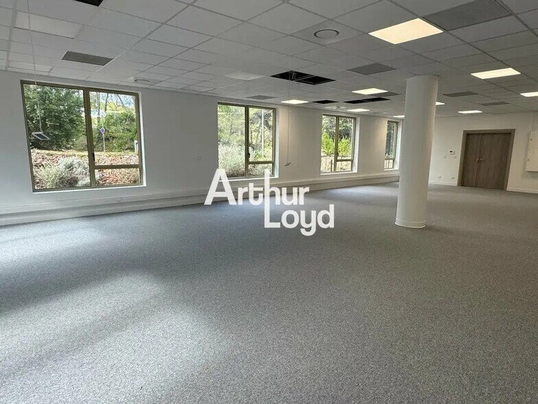 Bureau dans Valbonne à vendre - Photo de l’immeuble – Image 3 sur 16