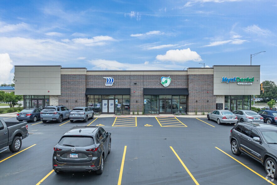 231 N Bolingbrook Dr, Bolingbrook, IL à louer - Photo de l’immeuble – Image 3 sur 6