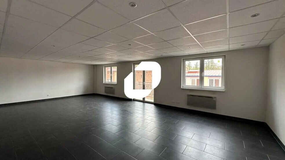 Local d’activités dans Bischwiller à louer - Photo de l’immeuble – Image 3 sur 8