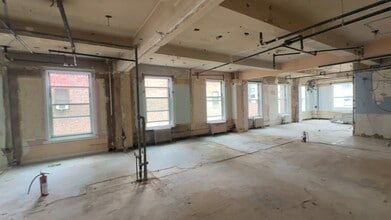 119-128 W 57th St, New York, NY à louer - Vidéo sur l’annonce professionnelle