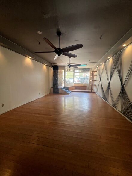 1035 Myra Ave, Los Angeles, CA à louer - Photo de l’immeuble – Image 2 sur 10