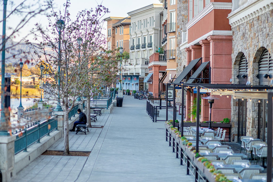 700 Main St, Napa, CA à louer - Photo de l’immeuble – Image 3 sur 4