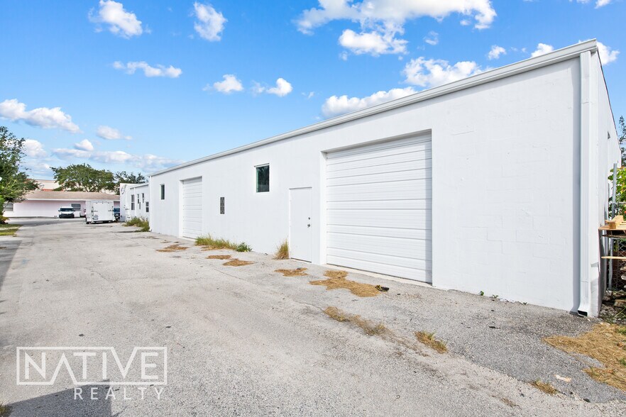 1160 NE 24th Ct, Wilton Manors, FL à louer - Photo de l’immeuble – Image 3 sur 11