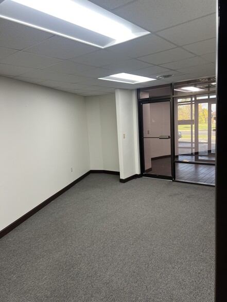 1 Marion Ave, Mansfield, OH à louer - Photo de l’immeuble – Image 2 sur 8