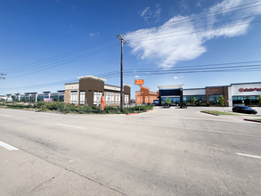 12983 Main st, Frisco, TX à louer Photo de l’immeuble– Image 1 sur 1