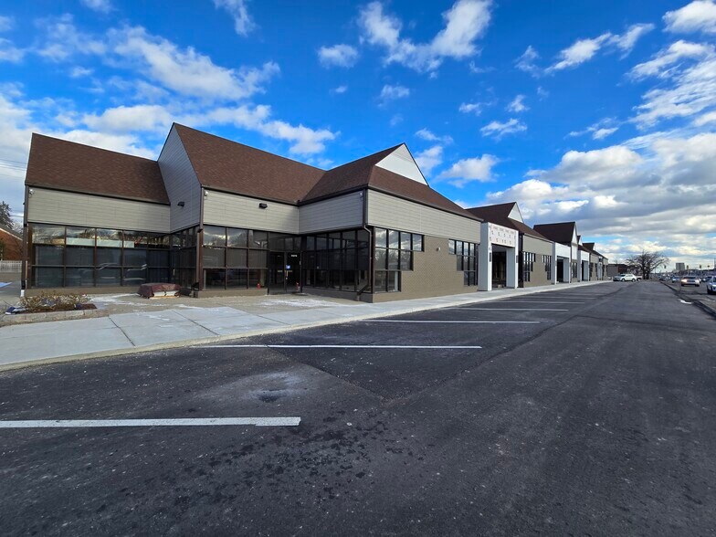 33202-33278 Woodward Ave, Birmingham, MI à louer - Photo de l’immeuble – Image 2 sur 9