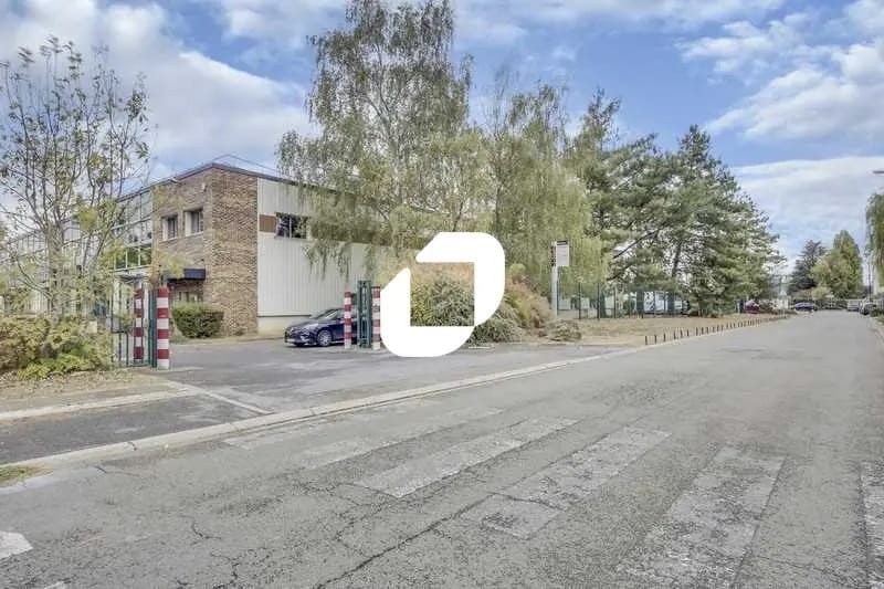 Local d’activités dans Les Ulis à louer - Photo de l’immeuble – Image 3 sur 22