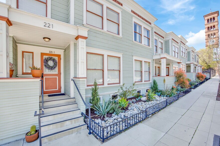 221 Raymond Ave, Pasadena, CA à vendre - Photo de l’immeuble – Image 3 sur 37