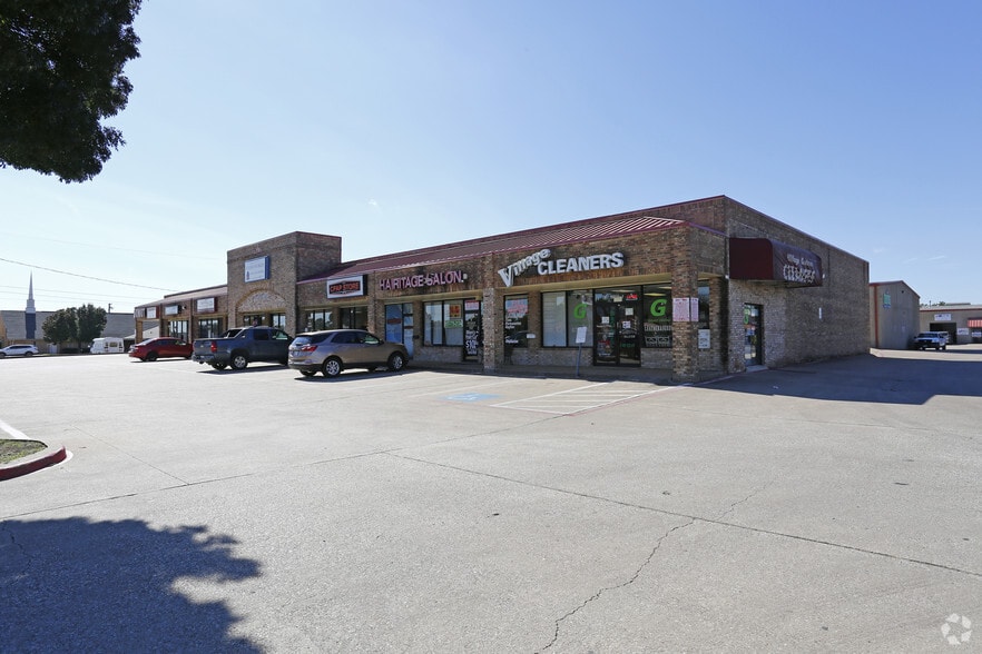 5217 Davis Blvd, North Richland Hills, TX à louer - Photo principale – Image 3 sur 15