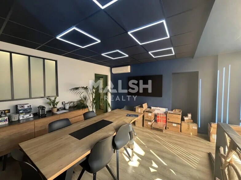 Local commercial dans Tassin-la-Demi-Lune à louer - Photo intérieure – Image 2 sur 11