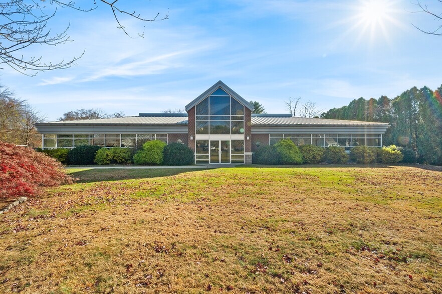 38 Plains Rd, Essex, CT à louer - Photo de l’immeuble – Image 1 sur 38