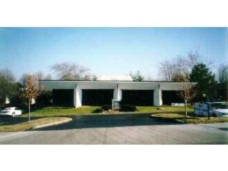 1820-1868 Craig Rd, Saint Louis, MO à vendre - Photo de l’immeuble – Image 2 sur 5
