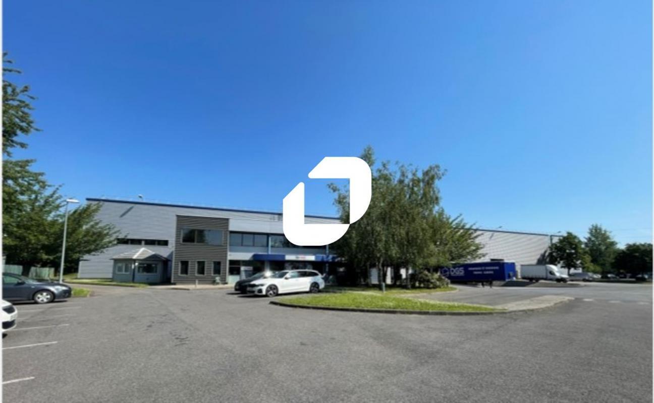 9 Rue Des Pyrénées, Lisses à louer Photo de l’immeuble– Image 1 sur 9