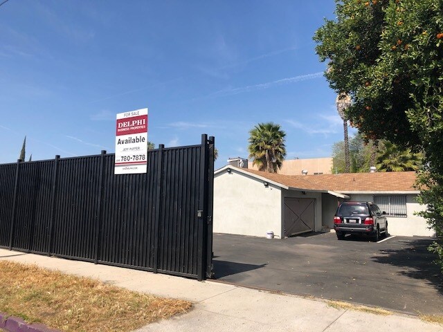 16123 Wyandotte St, Van Nuys, CA à louer - Photo principale – Image 1 sur 48