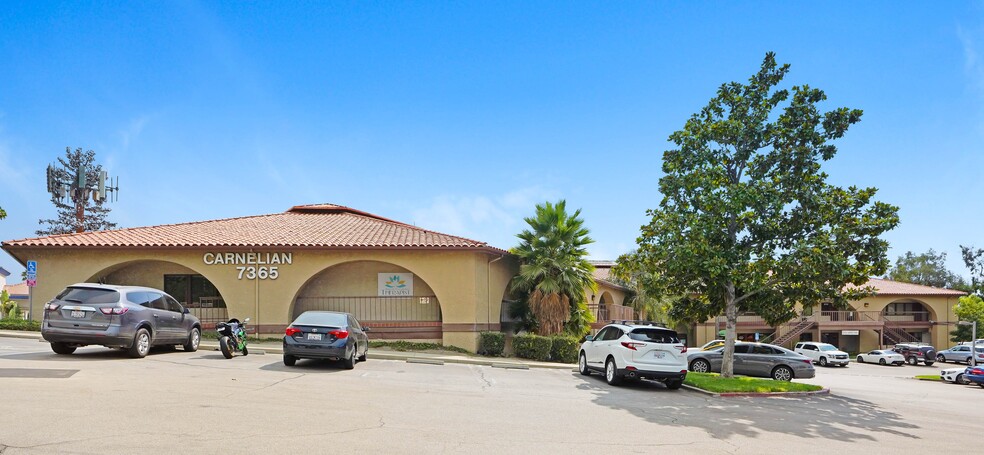 7365 Carnelian St, Rancho Cucamonga, CA à louer - Photo de l’immeuble – Image 3 sur 8