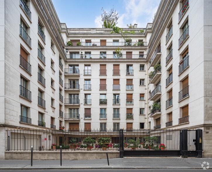 276 Boulevard Saint-Germain, Paris à vendre - Photo de l’immeuble – Image 3 sur 8