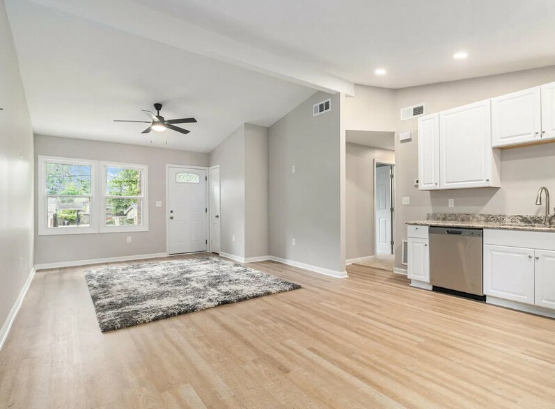 340 Bell St SE, Marietta, GA à vendre - Photo de l’immeuble – Image 3 sur 11