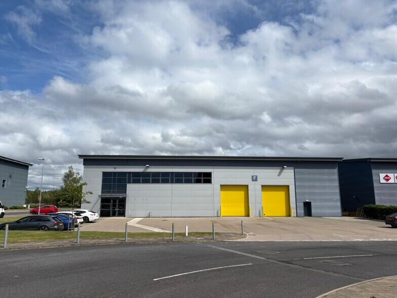Ordnance Rd, Chorley à louer - Photo de l’immeuble – Image 1 sur 10