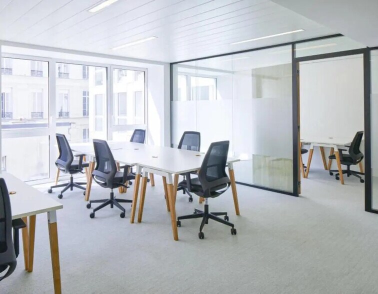 12-16 Rue Washington, Paris à louer - Photo de l’immeuble – Image 3 sur 6