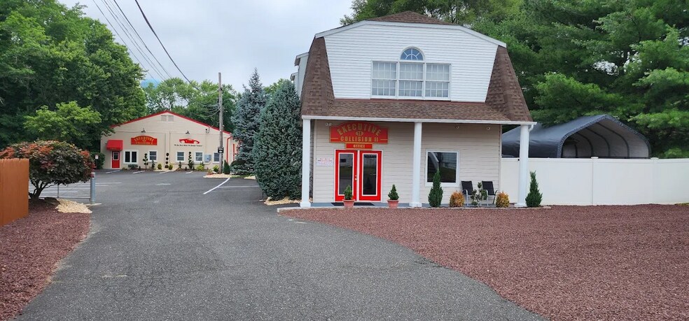 12 Wood Ave, Englishtown, NJ à vendre - Photo de l’immeuble – Image 2 sur 16