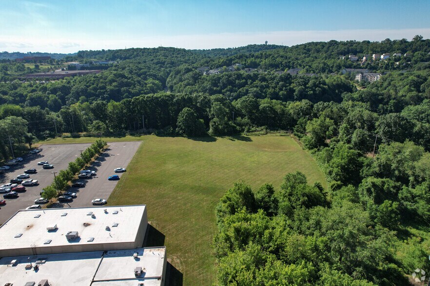 101 Technology Dr, Coraopolis, PA à louer - Photo de l’immeuble – Image 3 sur 3
