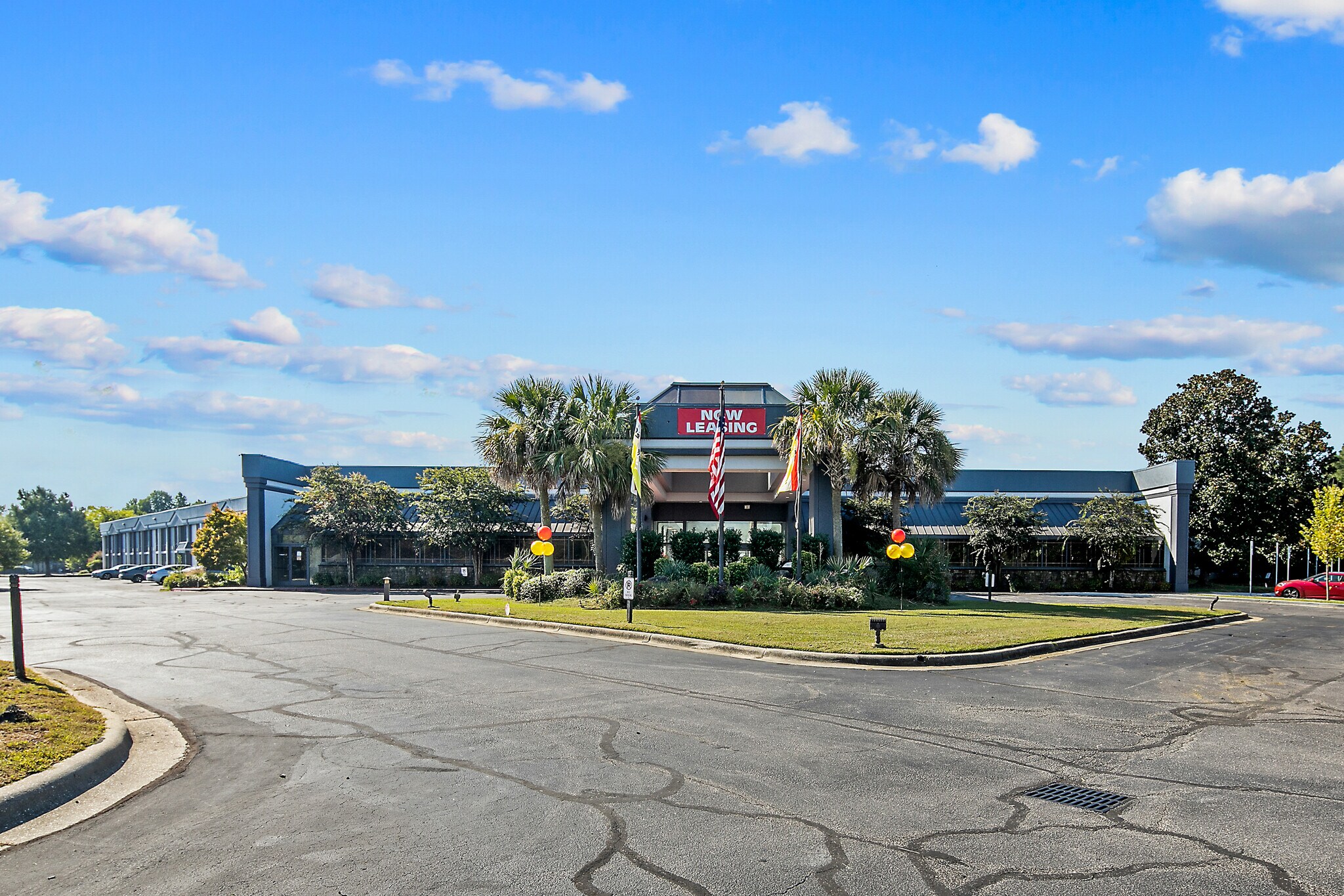 1944 Cedar Creek Rd, Fayetteville, NC à louer Photo de l’immeuble– Image 1 sur 12