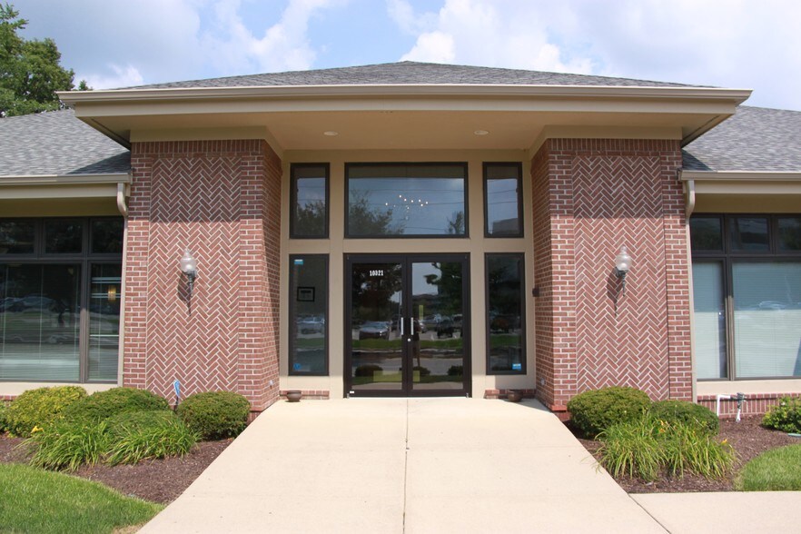 10321 N Pennsylvania St, Indianapolis, IN à louer - Photo de l’immeuble – Image 3 sur 12