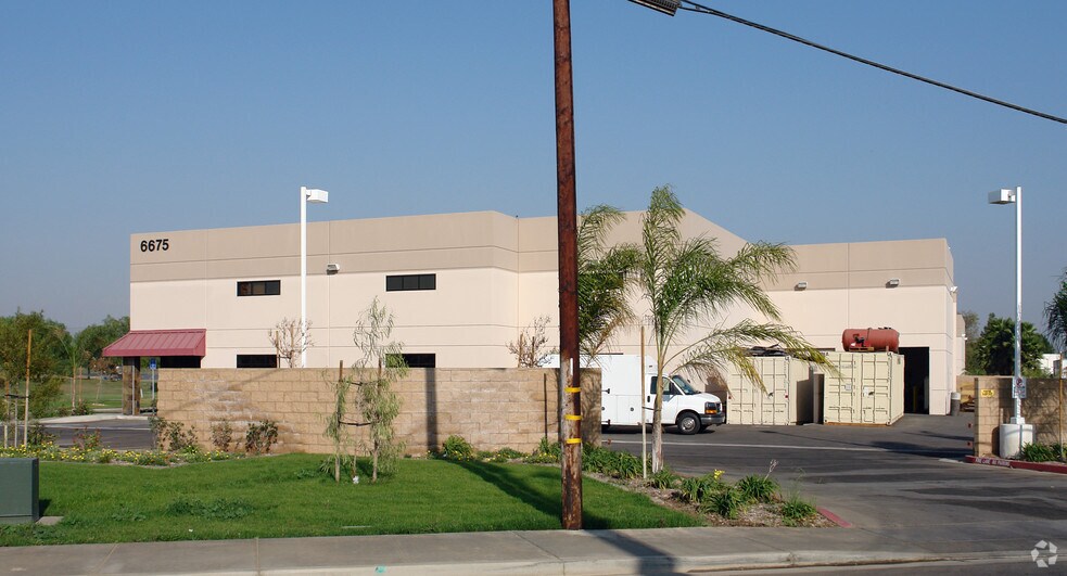 6675 Doolittle Ave, Riverside, CA à louer - Photo de l’immeuble – Image 3 sur 3