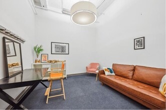 37-24 24th St, Long Island City, NY à louer Photo intérieure– Image 2 sur 6