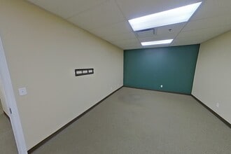 221 3rd Ave SE, Cedar Rapids, IA à louer Photo intérieure– Image 2 sur 3