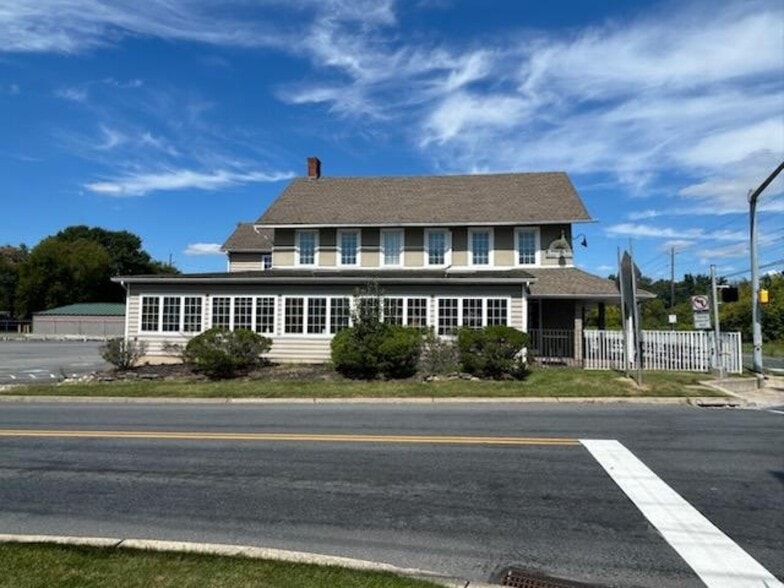 6751 Ruppsville Rd, Allentown, PA à louer - Photo de l’immeuble – Image 3 sur 18