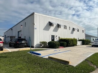 Plus de détails pour 280 W Central Blvd, Cape Canaveral, FL - Industriel/Logistique à louer