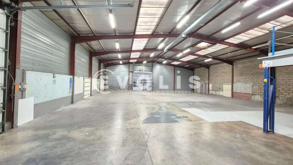 Local d’activités dans Saint-Soupplets à louer - Photo intérieure – Image 2 sur 15