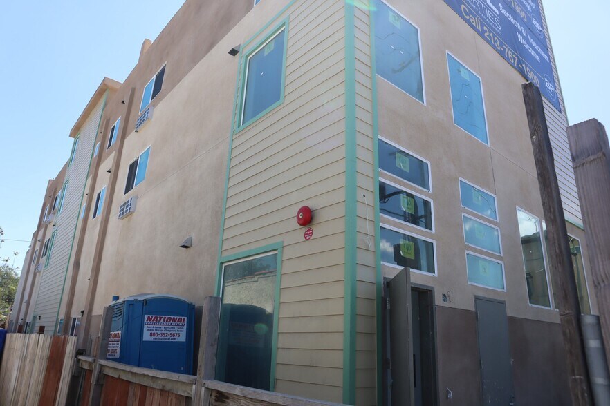 6406 S Hoover St, Los Angeles, CA à vendre - Photo principale – Image 1 sur 11