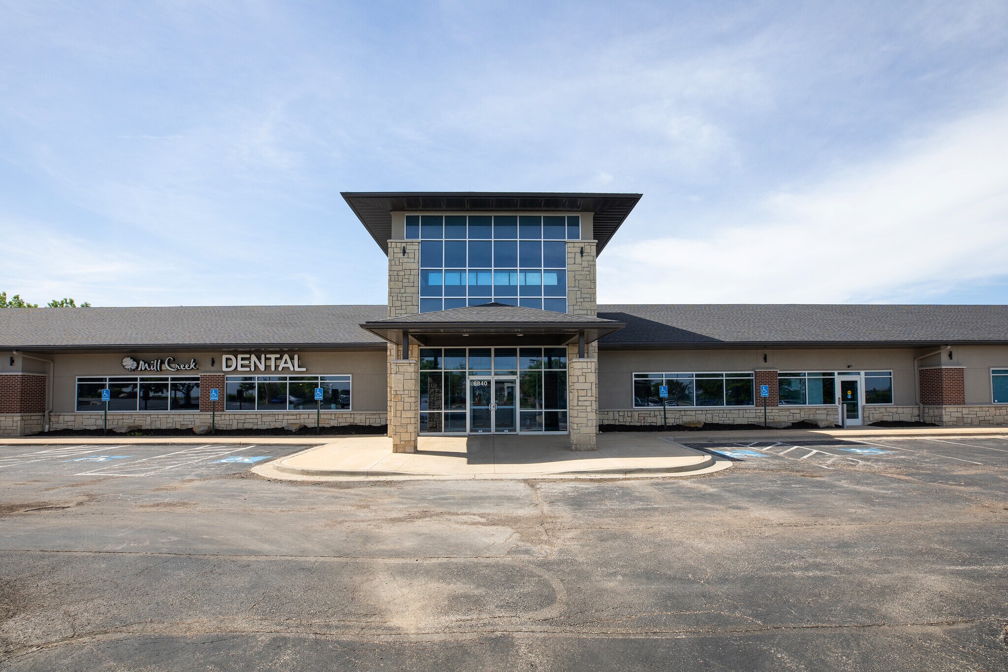 6828-6852 Silverheel St, Shawnee, KS à louer Photo principale– Image 1 sur 7