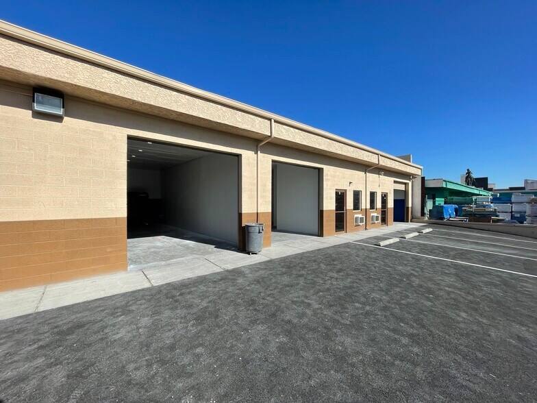 3894 Spring Mountain Rd, Las Vegas, NV à vendre - Photo de l’immeuble – Image 3 sur 9
